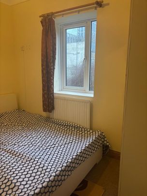 Room in a Shared House, Bedford Place, CR0 - Photo 1