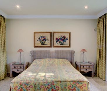 4 bedroom luxury Villa for rent in Estepona, Spain - Photo 4