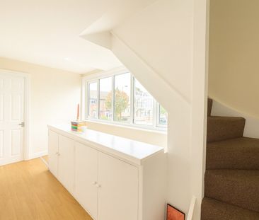4 Bed Semi-Detached House, Smeaton Road, SW18 - Photo 2