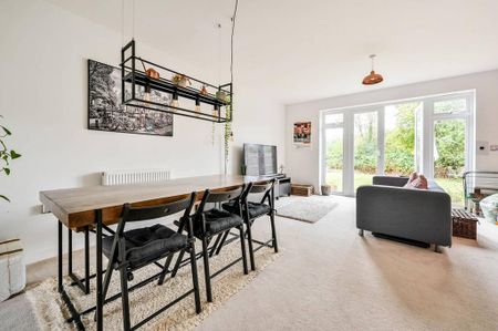 3 bedroom semi-detached house to rent - Photo 2