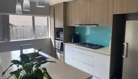 Four Bedrooms, Two Bathrooms, Prime Huntington Location - Photo 5