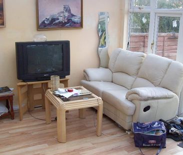 Room in a Shared House, Windermere Ave, HA9 - Photo 2