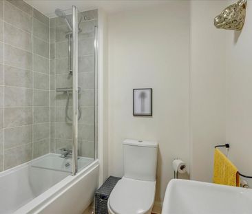 2 bedroom semi-detached house to rent - Photo 4