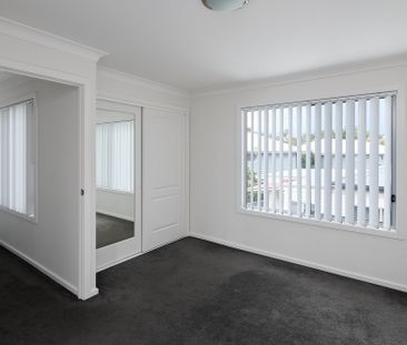 2/5 King Street, Birmingham Gardens NSW 2287 - Townhouse For Rent |... - Photo 3