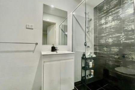 Well-presented Two-bedroom Unit - Photo 4