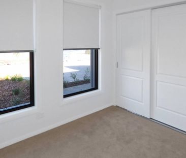 Low Maintenance Two Bedroom Villa in Lakeview Estate - Photo 6