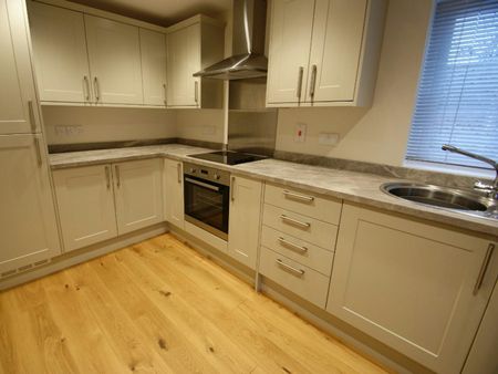 Flat to rent on - Photo 2