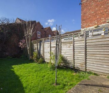 3 bedroom terraced house to rent - Photo 4