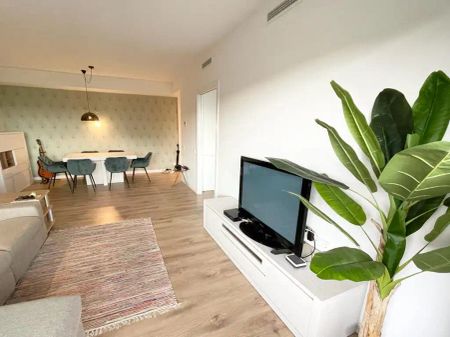 Apartamento de alquiler en La Plana - Photo 2