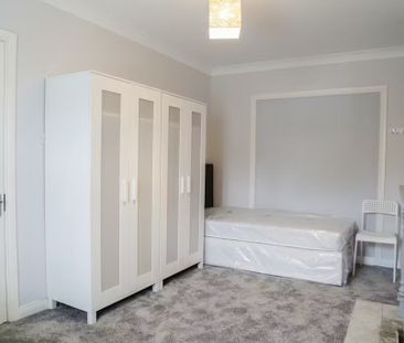 Phibsborough Road, Dublin - Photo 3