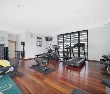 4.5 Star Hotel, Top Floor Fully Furnished Apartment - Photo 2