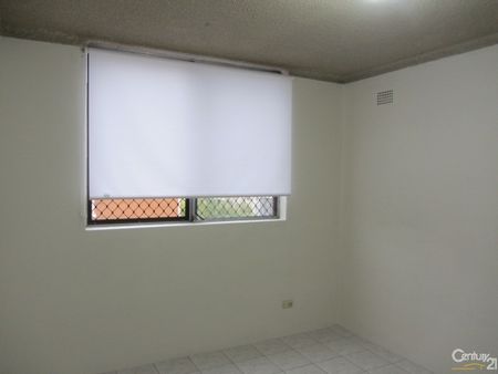 Spacious Second Floor Unit - Photo 3