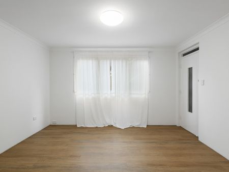 Light-Filled Unit in Prime Annerley Location - Photo 2