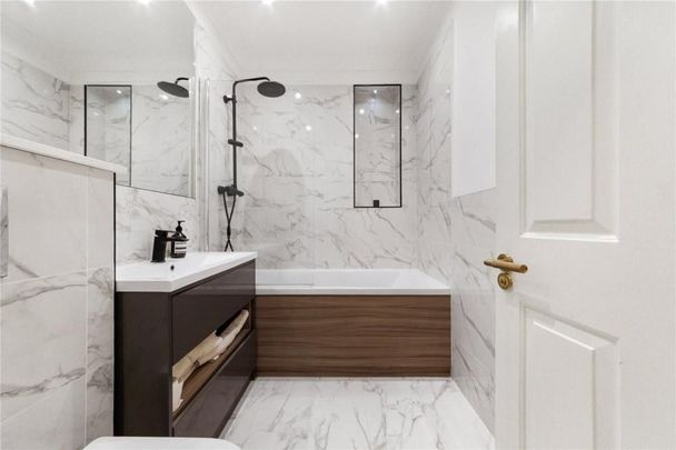 2 Bed Flat, Eastcastle St, W1W - Photo 1