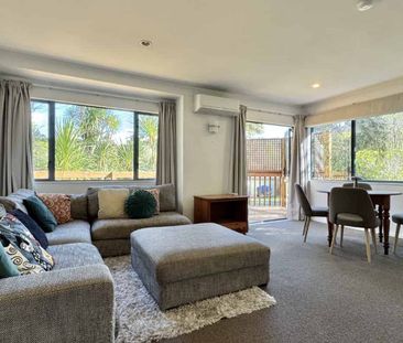 Charming 2-Bedroom Home in Titirangi - Photo 3