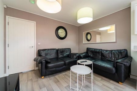 5 bedroom house to rent - Photo 2