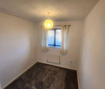 2 bedroom end of terrace house to rent - Photo 2