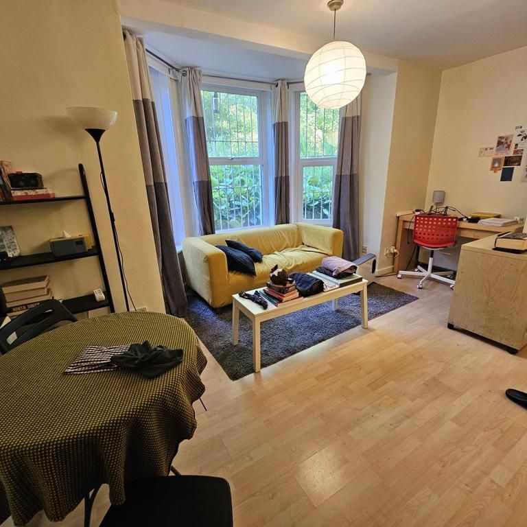 1 bedroom flat to rent - Photo 1