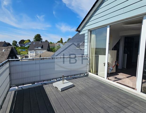 Dachgeschosswohnung mit Stellplatz und Balkon in Wilnsdorf-Obersdorf! - Photo 1