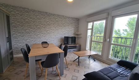 Appartement 4 pièces 68m2 REIMS 1 459 euros - Photo 3