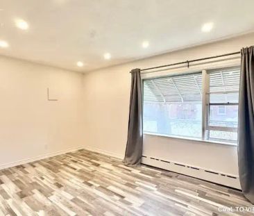 125 Queens Ave, Toronto, Ontario M8V 3X3 | 125 Queens Avenue, Toronto - Photo 1