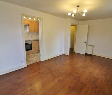 Flat to rent on - Photo 1