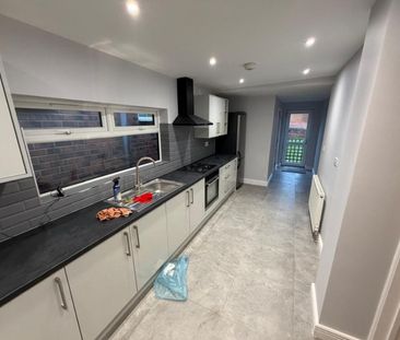 3 bedroom House To Let - Photo 6