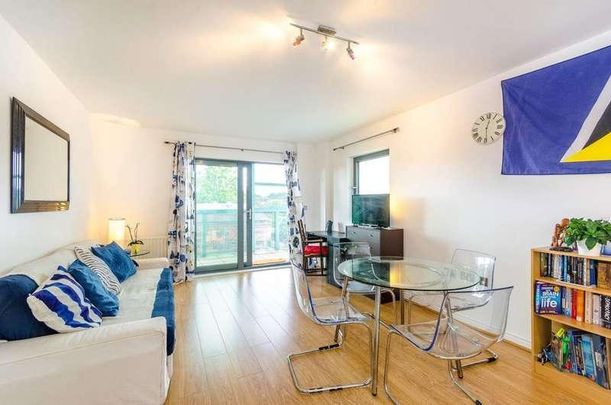 Oval Road, Camden Town, NW1 - Photo 1