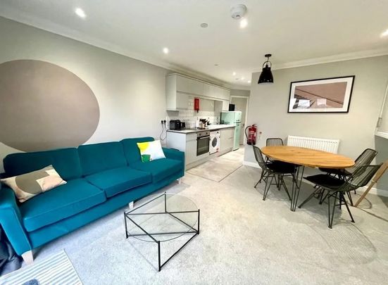 Cowbridge Road East, Cardiff - Photo 1