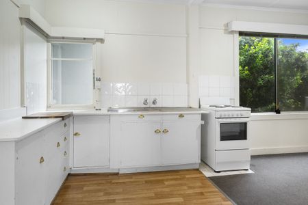 Coastal Charm in Opossum Bay - Photo 4