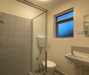 FULLY FURNISHED | ALL-INCLUSIVE | MOVE-IN READY! One-Bedroom Apartm... - Photo 4