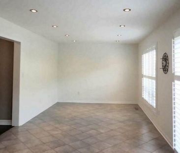 For Lease - 19 Wetmeadow Drive, Brampton, Ontario - Photo 4