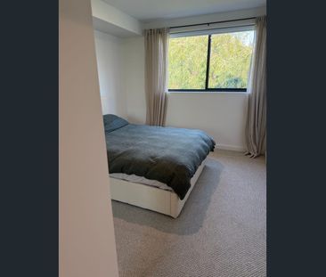 Stylish Fully Furnished 2 Bed Apartment in the Heart of Mosman Park - Photo 6