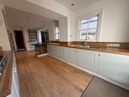 Plasturton Avenue, Pontcanna, Cardiff - Photo 2