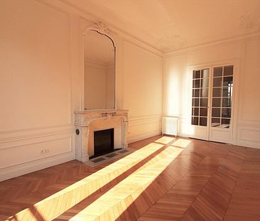 location Appartement F5 DE 237.9m² À PARIS - Photo 3