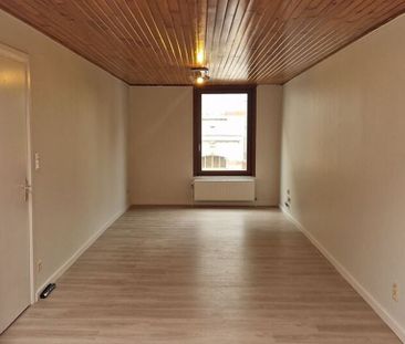 Appartement te huur in Péruwelz voor € 515 met 1 slaapkamer - Photo 1