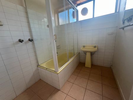 3 Bedroom Home close to all amenities - Photo 4