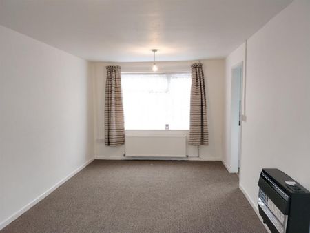 3 bedroom House To Let - Photo 2