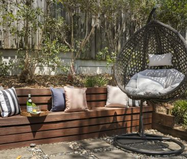 Stylish Townhouse with Exceptional Outdoor Living - Photo 4