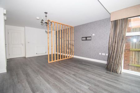 4 bedroom townhouse to rent - Photo 2