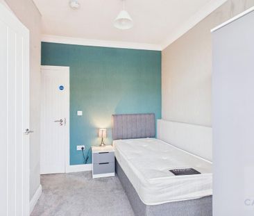 4 bedroom house of multiple occupation to rent - Photo 1