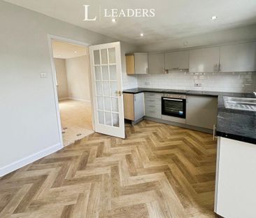 3 bedroom semi-detached house to rent - Photo 3
