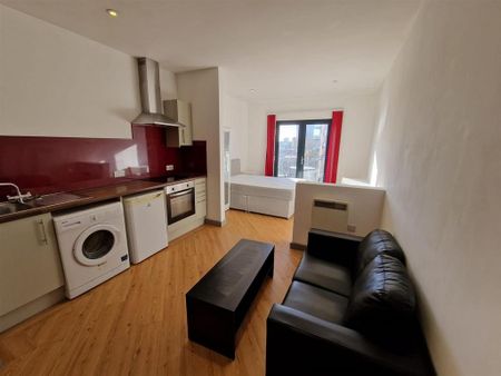 Studio to rent - Photo 2