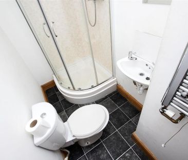 6 bedroom house to rent - Photo 3