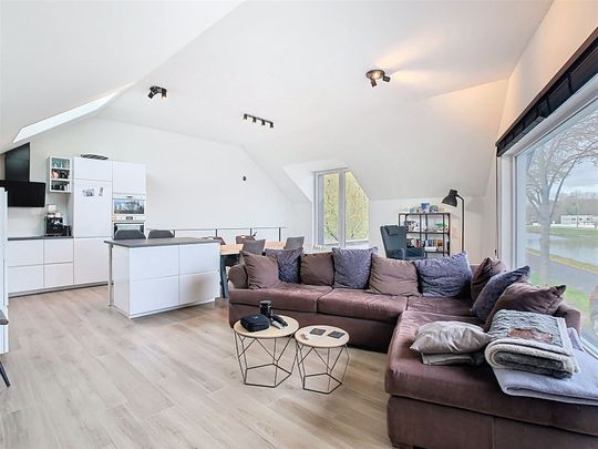 GERENOVEERDE WONING MET ZICHT OP DE VAART! - Photo 1