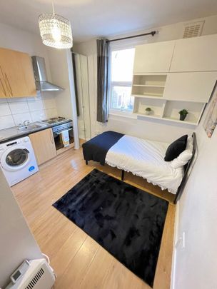 Studio to rent - Photo 1