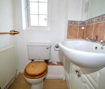 3 Bedroom House - Link Detached To Let - Photo 6