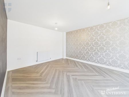 5 bedroom detached house to rent - Photo 2