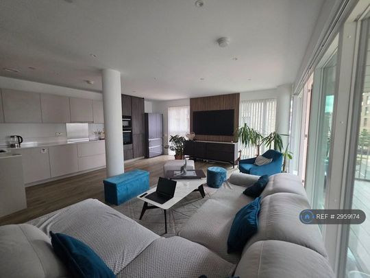 1 bedroom in a house share to rent - Photo 1