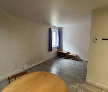 1 1/2 à aire ouverte - 755$ tout inclus - Photo 2